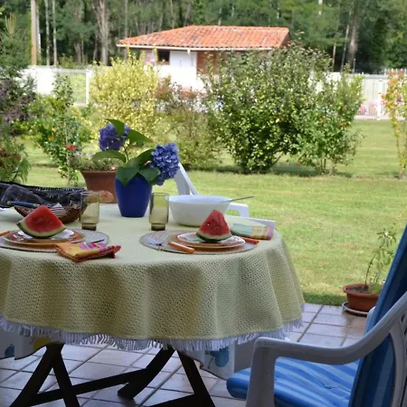 Gite Mezos, 3 Pieces, 4 Personnes - Fr-1-360-70 *